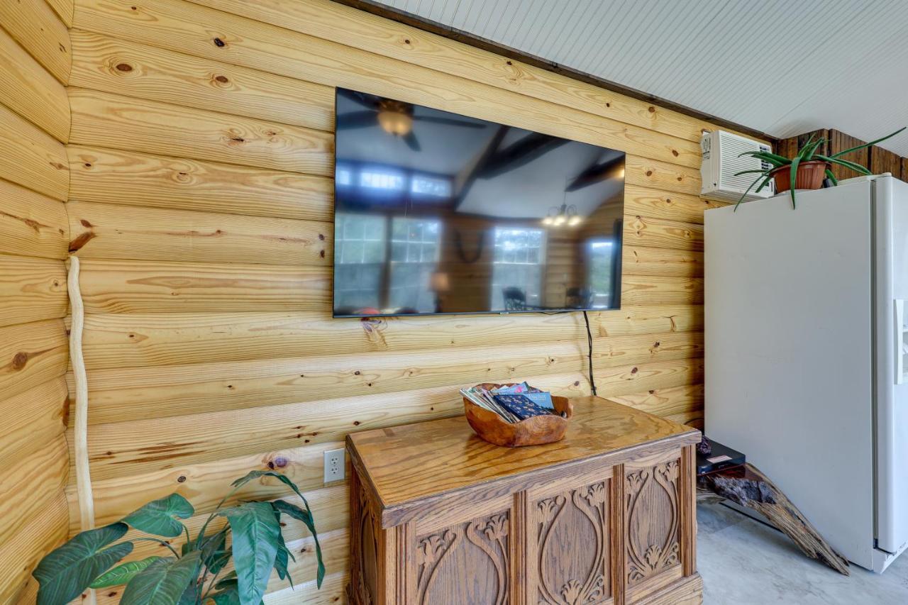 Cliffside Eureka Springs Cabin With Beaver Lake View Экстерьер фото